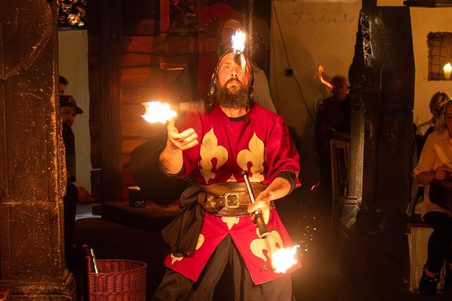 From Prague: Medieval Dinner, Show, Castle and Brewery - Food and drink quality, what you should expect to taste