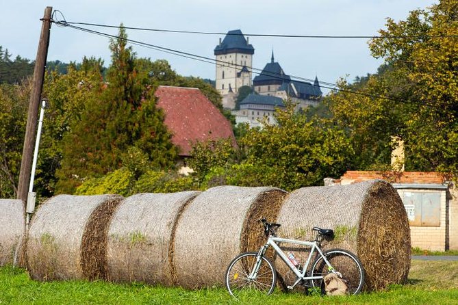 Full-Day Countryside Bike Tour to Karlstejn Castle (small group) - Leaving Prague: The Early Stretch Out to the River