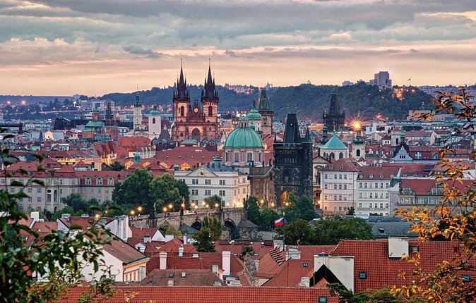 Full-Day Prague in a Nutshell Walking Tour with delicious Lunch-Cruise - Why This Prague Day Works: Walking Tracks Plus a Lunch Cruise