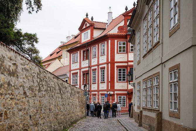 Full-Day Prague Tour with Prague Castle, Lunch and Vltava Cruise - Lesser Town and the walk toward Charles Bridge: scenic by design, fast by schedule