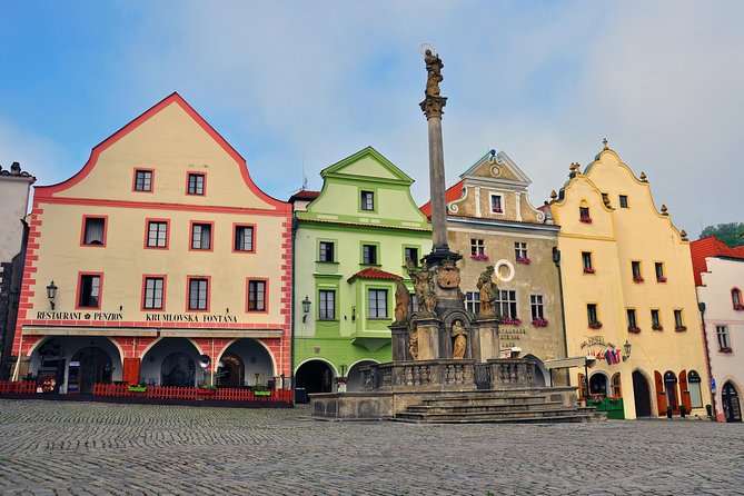 Full-Day Trip to Český Krumlov from Prague - Castle time: admission, a local English guide, and a strict reality check on photos