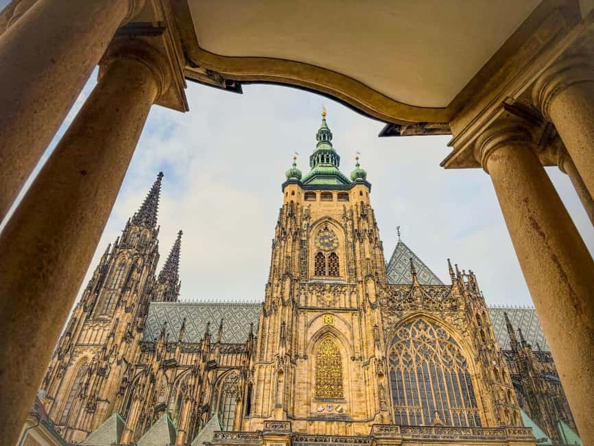 Get&Go:Prague Castle Ticket & E-Guide with Discount Vouchers - How the Get&Go ticket gets you into Prague Castle faster
