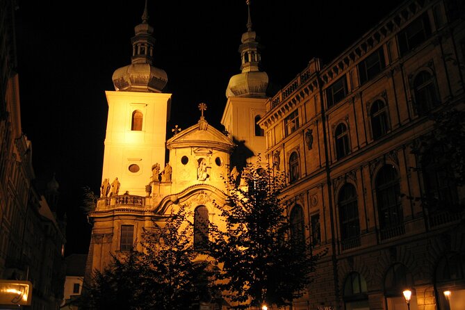 Ghosts and Legends walking tour in Prague - Language experience: English is the standard, but guides can vary