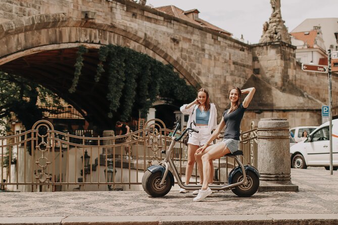 Guided sightseeing e-scooter tour of Prague: 2 hours - Altneuschul and the surprising calm of Old Town interiors