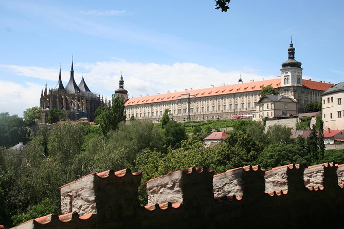 Half Day Trip to Kutna Hora and Bone Church from Prague - Getting around Kutná Hora: walking time and the real-world logistics