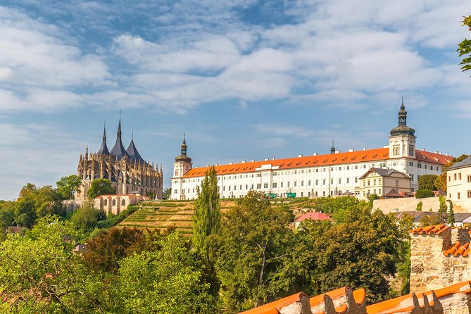 Half Day Trip to Kutna Hora and Bone Church from Prague - Meeting at Na Příkopě and how the minivan ride matters