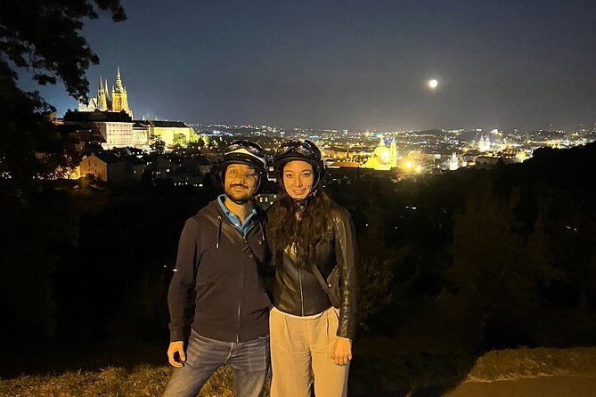 Hidden gems of Prague & City sightseeing - Walking tour - Old-New Synagogue and the Jewish Quarter from outside