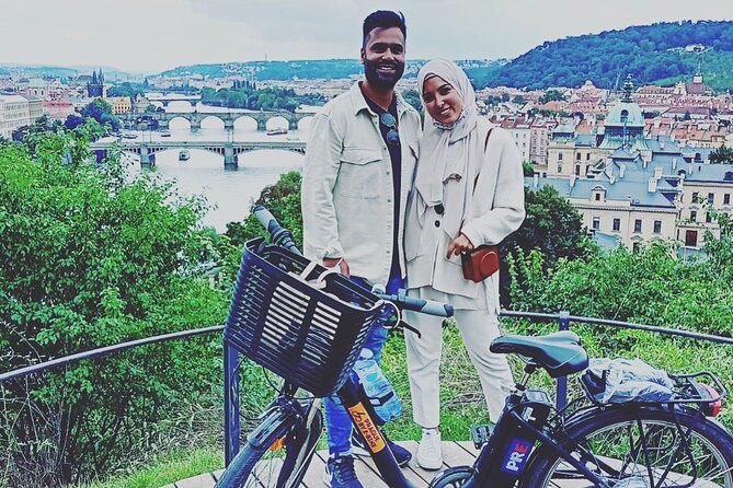 Historical Prague Guided E-Bike Tour - Guide style, pacing, and bike confidence on Prague cobblestones