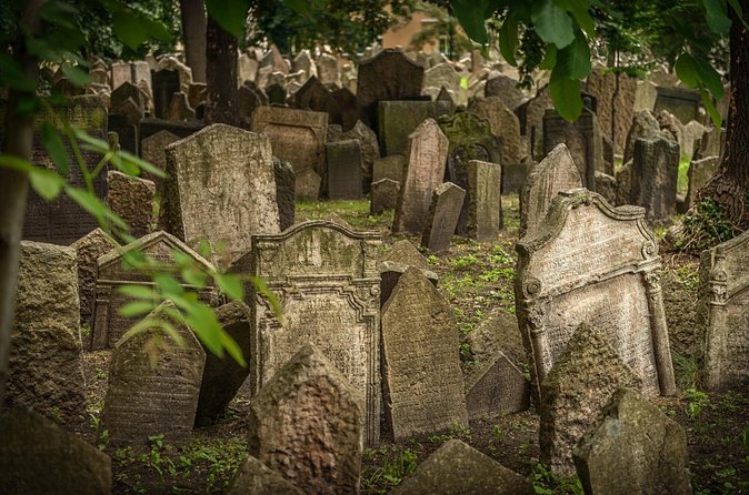 Inside Jewish Prague: A Journey Through Time - Pace, Walking, and What to Wear for Synagogue Visits