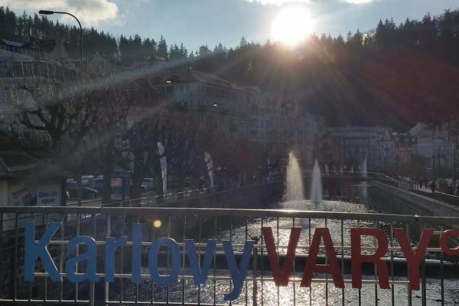 Karlovy Vary day trip from Prague with lunch - Lunch included in Karlovy Vary, and why timing matters