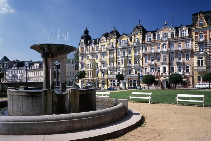 Karlovy Vary & Marianske Lazne Tour from Prague with Lunch - Tips to make the most of your day