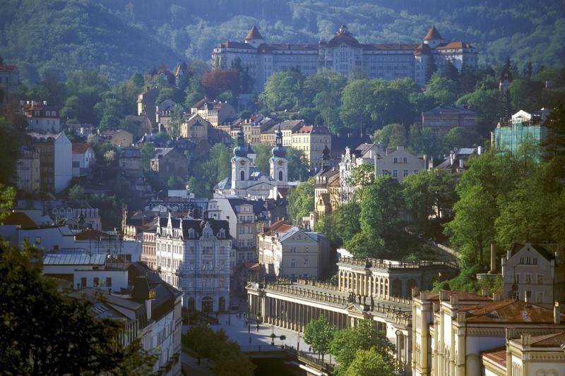 Karlovy Vary & Marianske Lazne Tour from Prague with Lunch - Who this tour is best for (and who should consider another option)