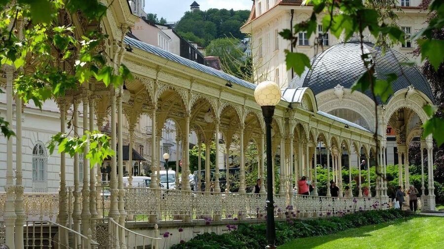 Karlovy Vary: Private Walking Tour - Karlovy Vary’s hot springs, the royal legend, and why this walk matters