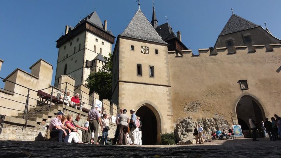 Karlstejn Castle & Crystal Manufactory - Private Tour - Entering the Imperial Palace and Marian Tower: What You Actually See