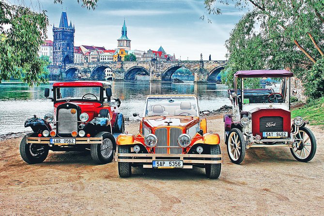 Karlstejn Castle in Vintage Convertible Car - Hotel pickup in central Prague: your day starts the easy way