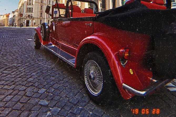 Karlstejn Castle in Vintage Convertible Car - The return to Prague: timing you can actually plan around