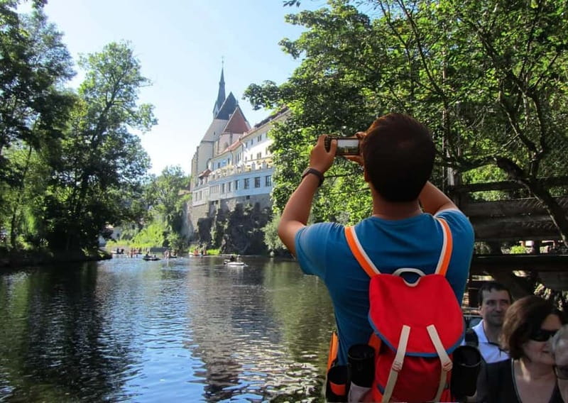 Krumlov's Best Of: River Cruise, Castle Tour & Lunch ☀️| 5h - Key highlights at a glance