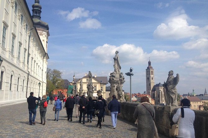 Kutna Hora Half-Day, Incl. the Bone Church & St.Barbara Cathedral - Guide and Pacing: Why Quality Can Swing the Experience