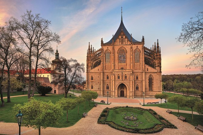 Kutna Hora & St. Barbara Cathedral & Ossuary - How the 5-Hour Format Actually Feels