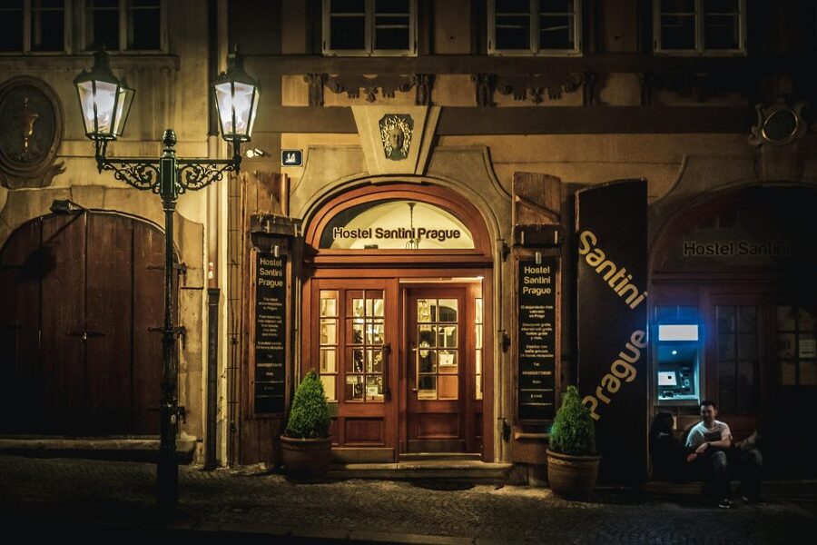 Mystical Night Tour of Prague - Guide Quality in Real Life: What to Expect From the Storytelling