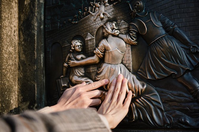 Photo Walking Tour in Prague - Value for the Money: What $262.11 Per Group Really Buys