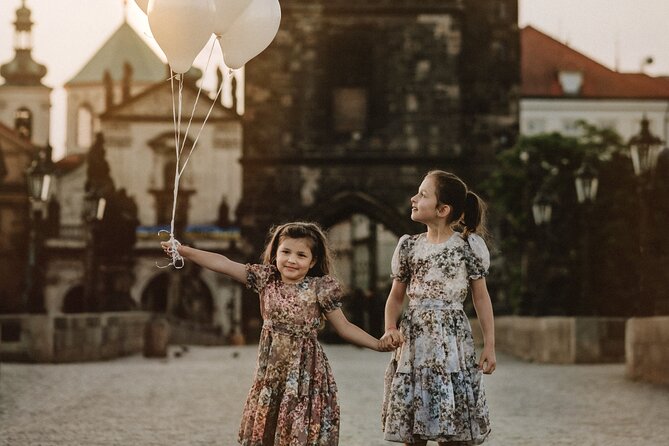Photographer in Prague, private photoshoot - Stop 3: Mala Strana, small streets, big atmosphere