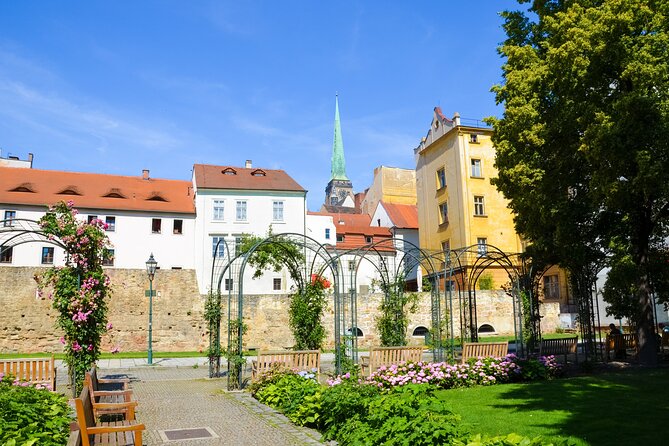 Pilsen Highlights Small-Group Tour and Pilsner Brewery Tour including Lunch and Beer Tasting - Meeting at U Salzmannů and getting oriented