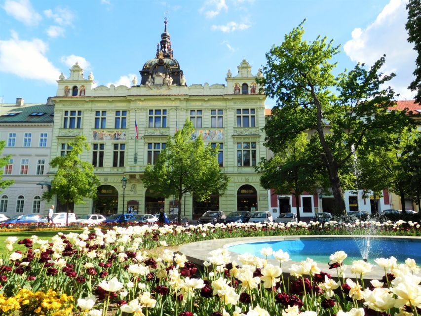 Pilsen: Old Town Gastronomy Tour - The third-biggest synagogue in the world, and walking into Czech history