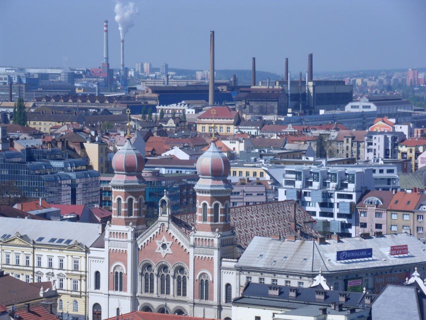 Pilsen: Old Town Gastronomy Tour - Entering St. Bartholomeus Cathedral, and what to watch for