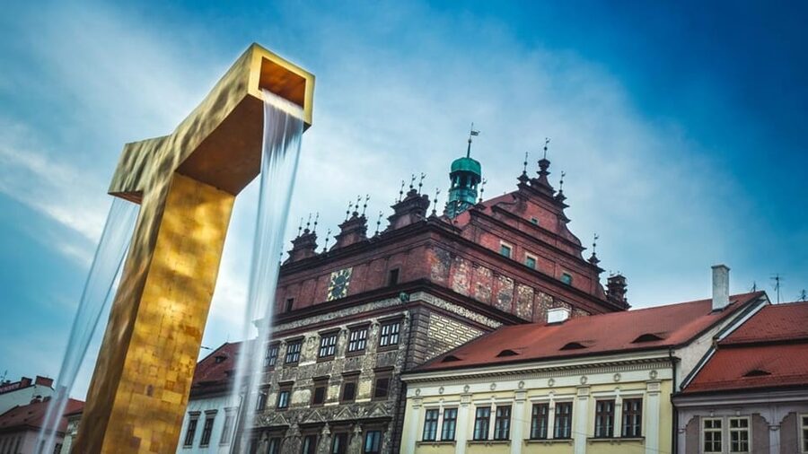 Pilsen: Old Town Guided Walking Tour - Great Synagogue timing catch, closed Fridays and Saturdays