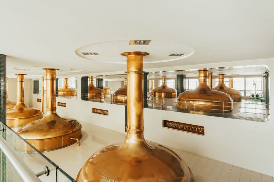Pilsen: Pilsner Urquell Brewery Tour with Beer Tasting - Why Pilsner Urquell feels like a time machine with modern machinery