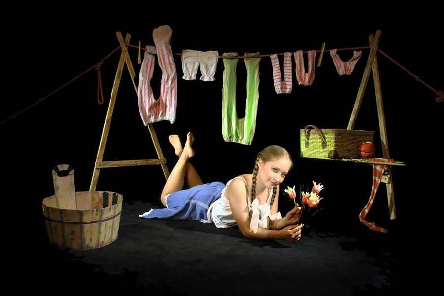 Prague: 1.5-Hour Black Light Theater Srnec Performance - The black light effects that make it worth your time