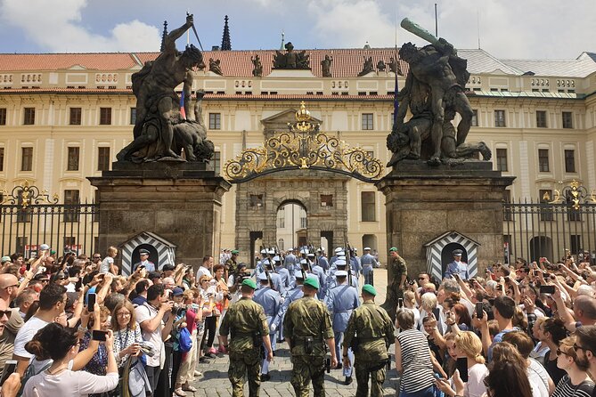 Prague: 1-Hour Castle Tour With Fast-GET Admission Ticket - Timing Tips, Footwork, and the Real-Life Pace
