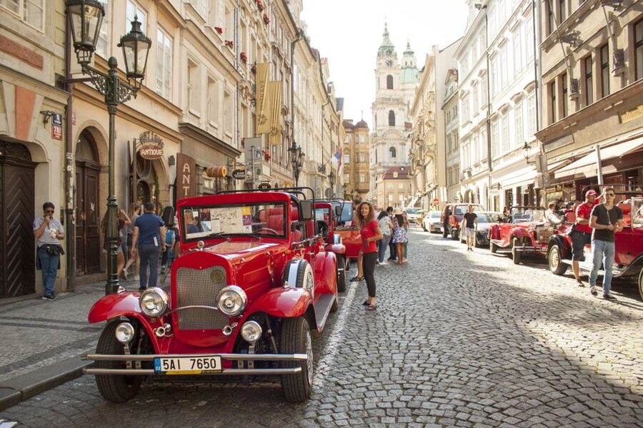 Prague: 1-Hour Vintage Car Tour - Weather-proofing and optional roses or champagne for a special moment