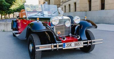120min Private Tour in Vintage Car, up to 6people!