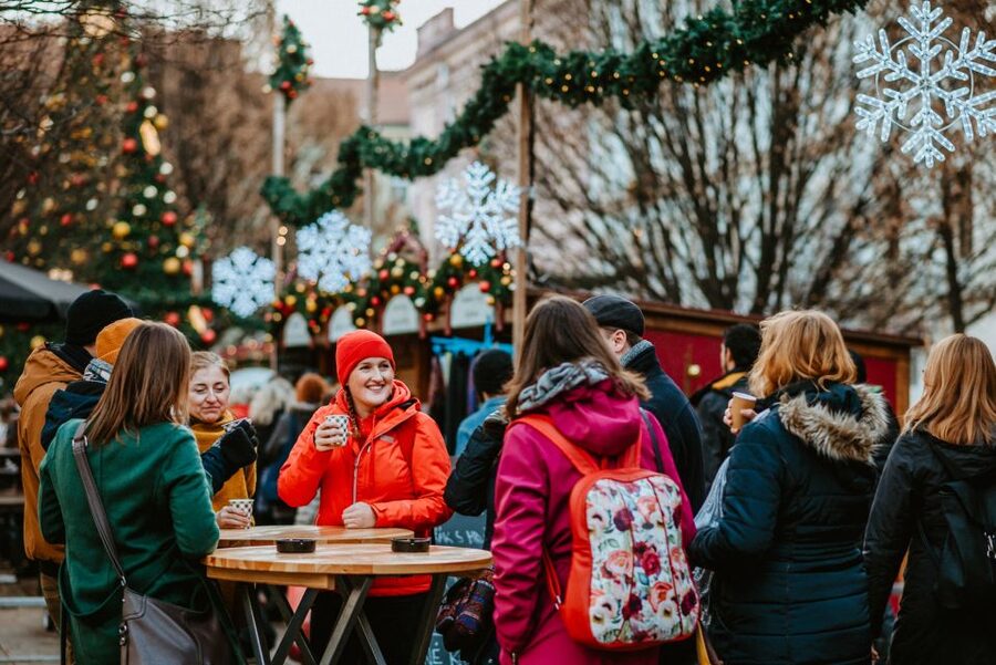 Prague: 2-3h Magical Christmas Markets Tour with Inclusions - Cookies and Hot Drinks: The Part You Will Actually Remember