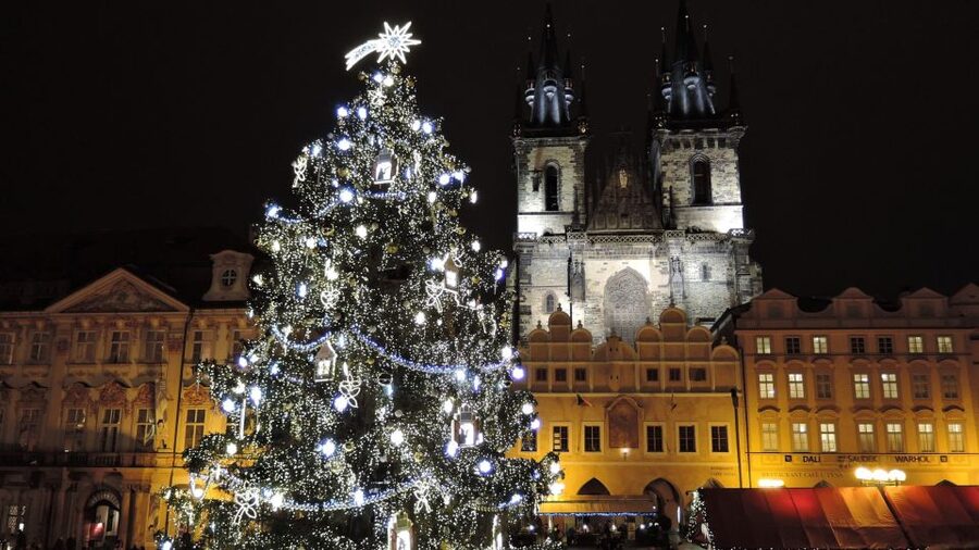 Prague: 2-3h Magical Christmas Markets Tour with Inclusions - The 150-Minute Flow: How the Walking and Market Time Really Works
