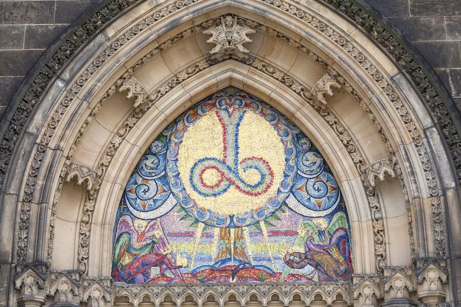 Prague: 2.5-Hour Vyšehrad Castle with Gorlice & Tickets - Vyšehrad Cemetery: Czech culture and politics, not just names on stone