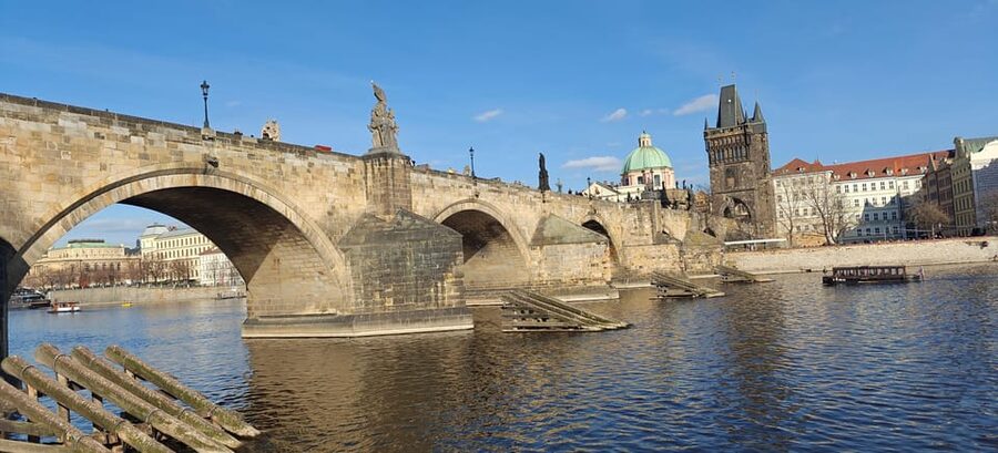Prague: 2-Hour Historic Boat Cruise with Delicious Lunch - The Core Route: Charles Bridge, Prague Castle, St Nicholas, and the Weir