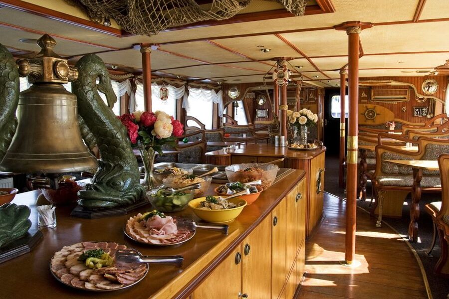 Prague: 2-Hour Lunch Cruise on the Vltava River - Who This Prague Vltava Cruise Suits Best (and Who Should Skip It)