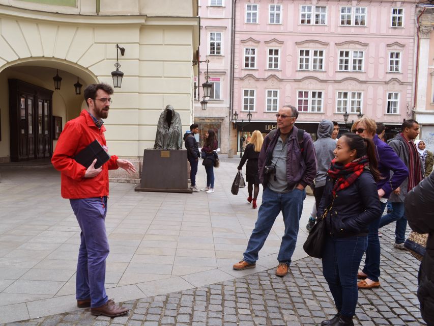 Prague: 2-Hour Old Town and Jewish Ghetto Walking Tour - Key things you should notice on this Prague Old Town and Jewish Ghetto tour
