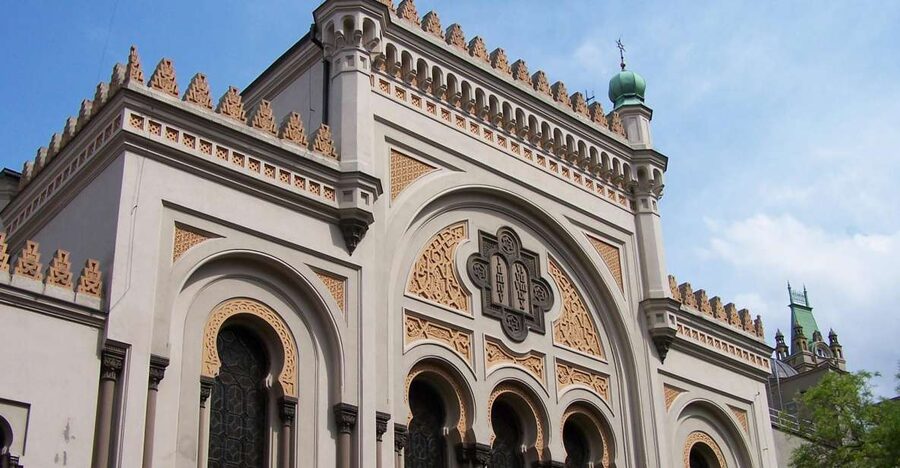 Prague: 2-Hour Old Town and Jewish Ghetto Walking Tour - Maisel, Klausen, Old-New, and Spanish Synagogues, What to Look At When You Cannot Go Inside