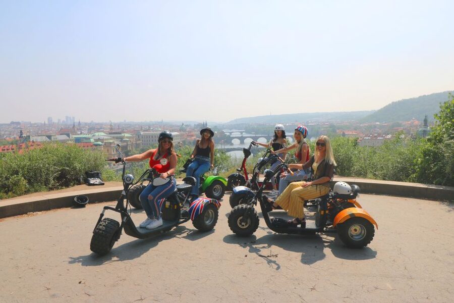 Prague: 2-Hour Trike Live Guided Tour of Old Town - Languages and group options that actually matter