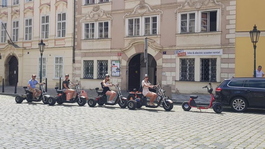 Prague: 2-Hour Trike Live Guided Tour of Old Town - Meeting point near the Embassy of Japan, and how to spot the start