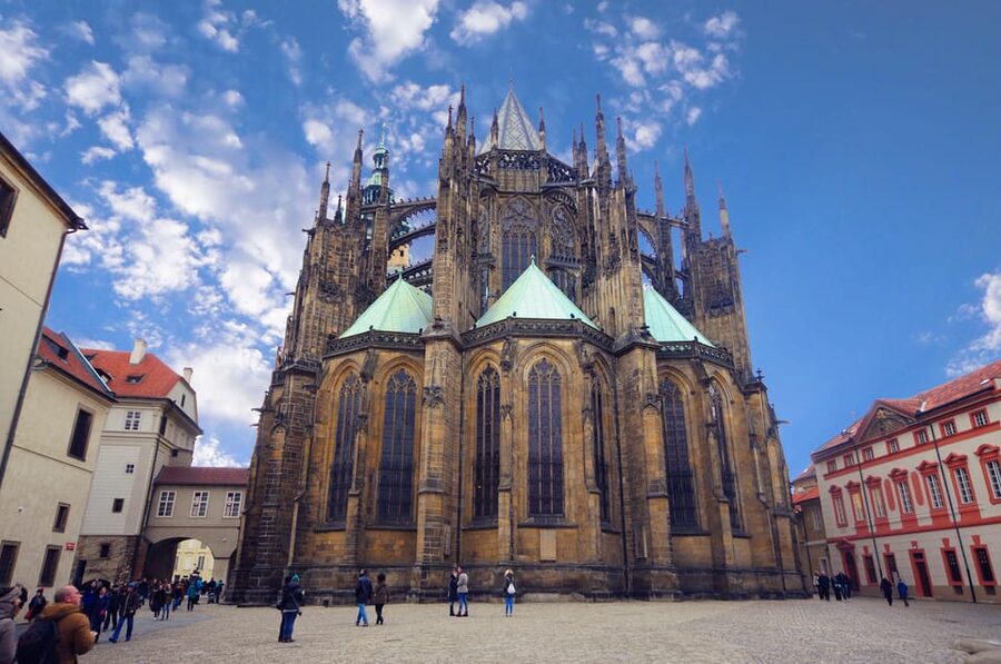 Prague: 2 hours city tour + 1 hour boat cruise - What’s included, and how the language support works