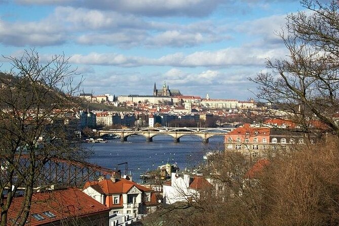 Prague 3-hour Afternoon Walking Tour including Prague Castle - The Charles Bridge finish: how to end strong