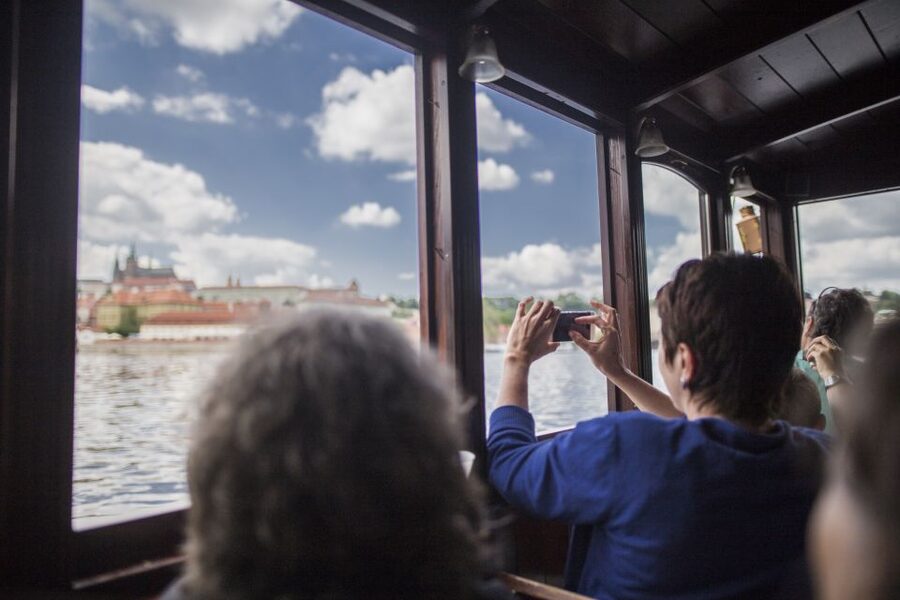 Prague: 3-Hour Castle Grounds Walking Tour and River Cruise - Who should book this tour, and who might feel let down