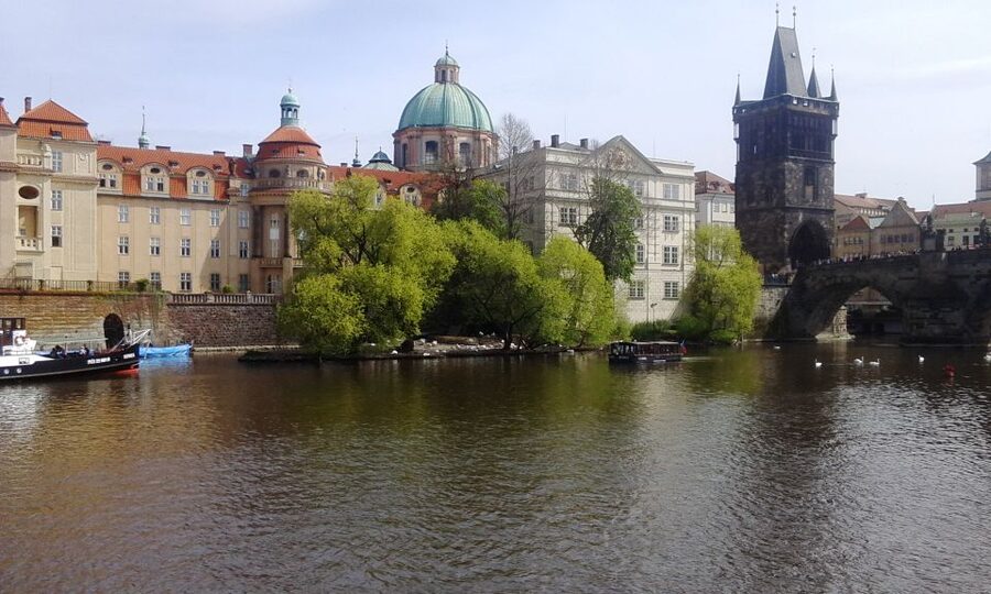 Prague: 3-hour Evening River Cruise with Dinner - Music onboard: fun energy, loud volume, and seat strategy