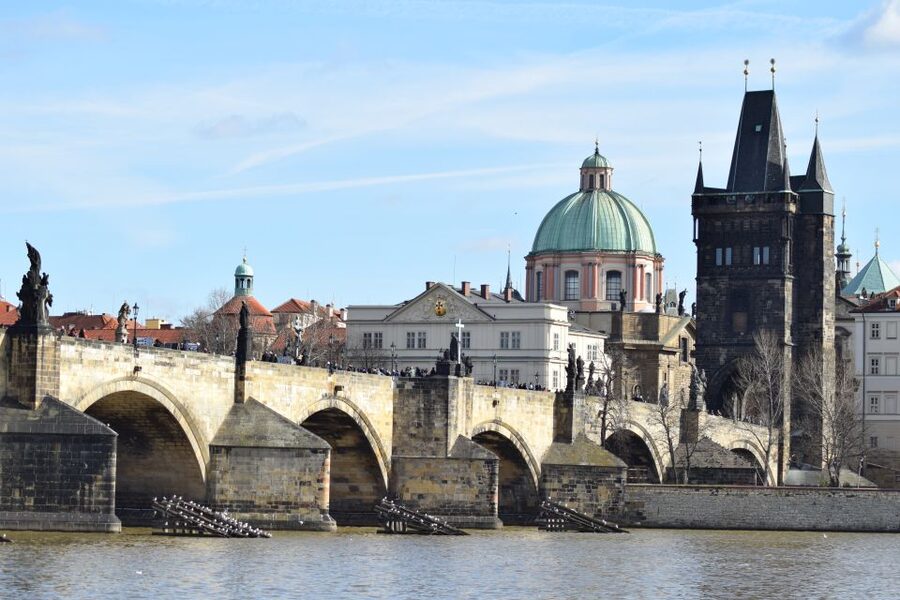 Prague: 3-hour Evening River Cruise with Dinner - Who should book this Vltava dinner cruise, and who should skip it