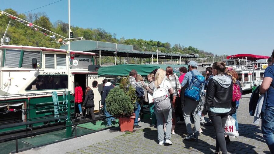 Prague: 3-hour Evening River Cruise with Dinner - Price and what you actually get for $76